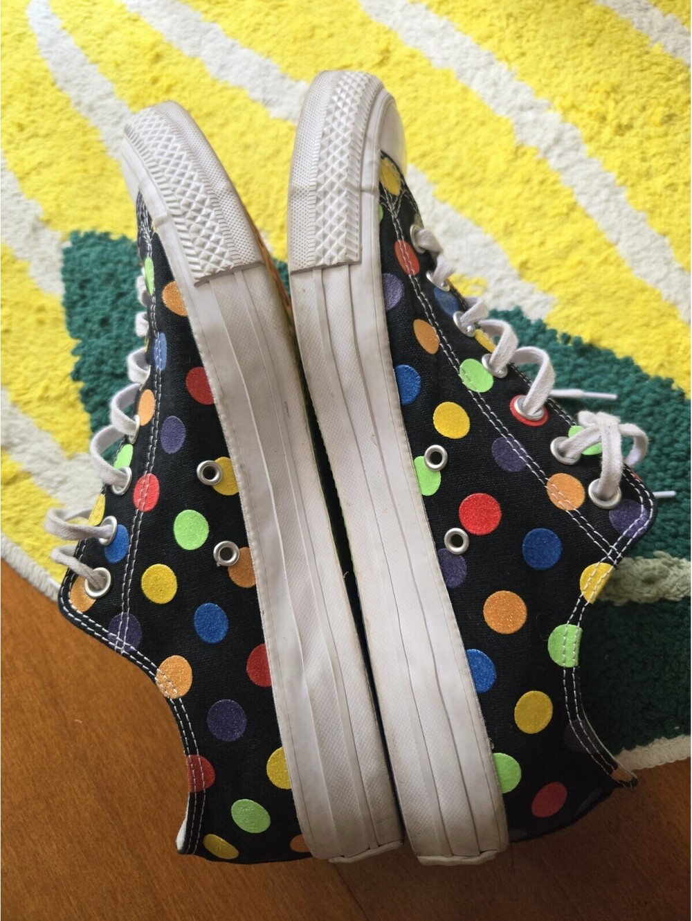 MILEY CYRUS CONVERSE ALL STAR SNEAKER RAINBOW POLKA DOT PRIDE SIZE MEN 12/ WO 14 - Picture 7 of 8